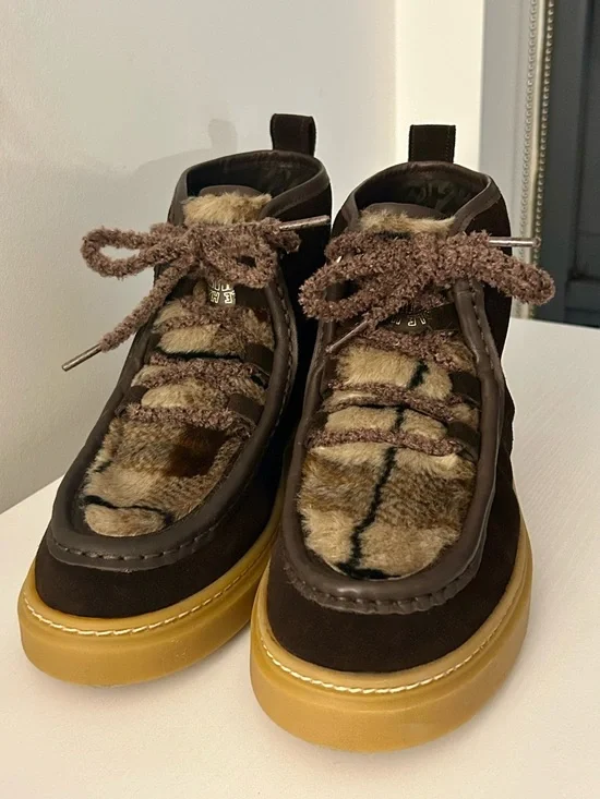 Cole Haan Summit Chukka Boots Shearling Lined Brown Women’s 6 NWOT - Picture 2 of 13